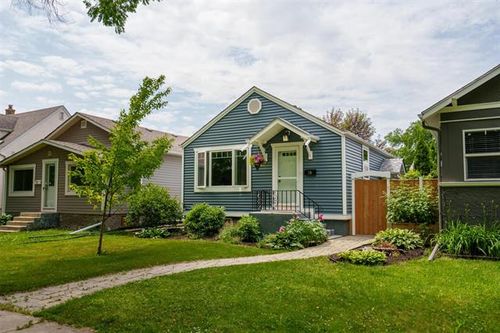 79 Hill St, Winnipeg, MB, R2H2L3 | Card Image