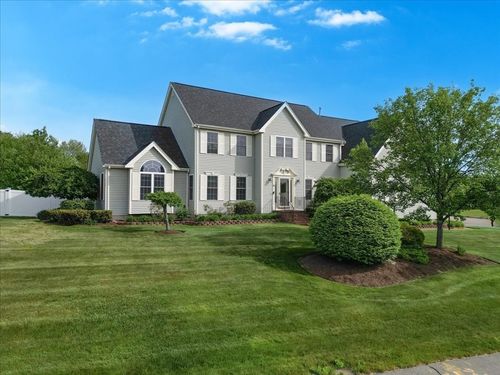 11 Copper Beech Cir, West Bridgewater, MA, 02379-1464 | Card Image