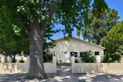 6601 Enfield Ave, Reseda, CA, 91335-5609 | Card Image