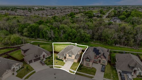 485 W Autumn Hill Blf, Lavon, TX, 75166-1635 | Card Image