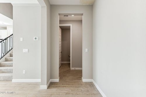 5843 E Covey Ln, Phoenix, AZ, 85054-5847 | Card Image