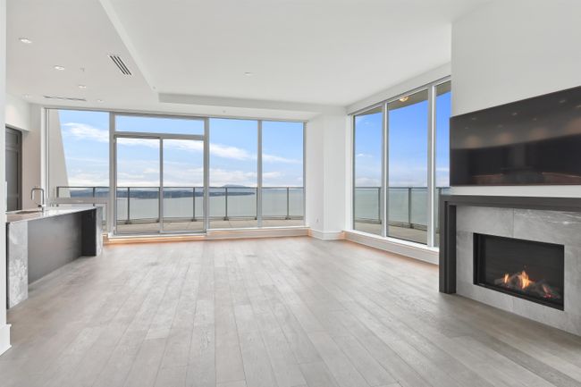 PH1 - 1500 Martin Street, Condo with 4 bedrooms, 5 bathrooms and 3 parking in White Rock BC | Image 2