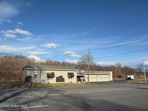 3304 Amsterdam Rd, Schenectady, NY, 12302-6401 | Card Image