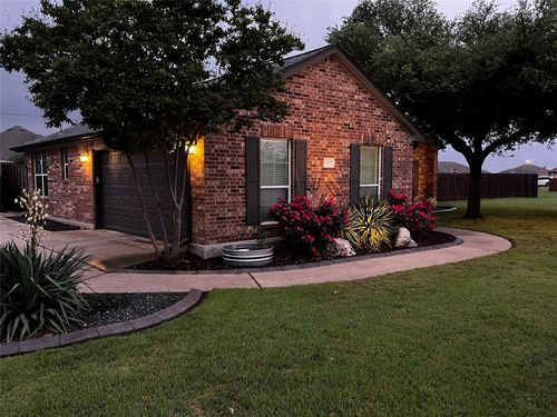 116 San Jacinto, Hutto, TX, 78634 | Card Image