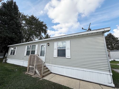 186 Carriage Ln, Sauk Village, IL, 60411-4537 | Card Image