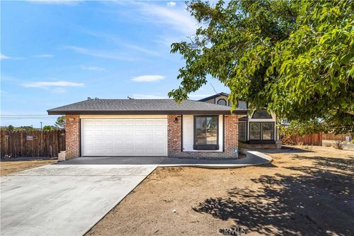 21690 Everett Dr, California City, CA, 93505-1516 | Card Image
