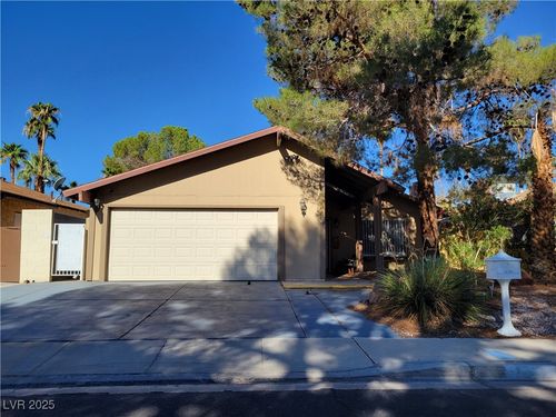 4723 Desert Vista Rd, Las Vegas, NV, 89121-5623 | Card Image