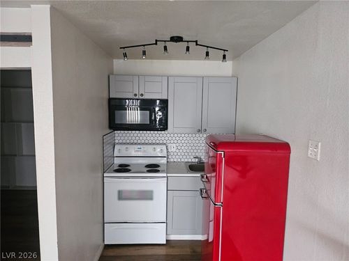 apt-80-4600 University Center Dr, Las Vegas, NV, 89119-6676 | Card Image