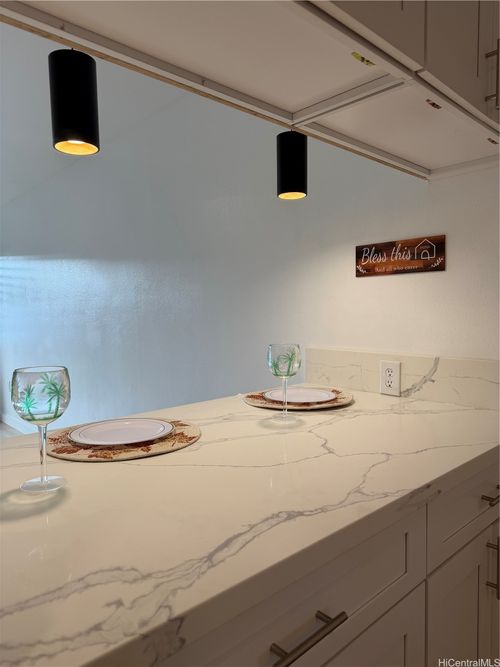 apt-190-98-660 Moanalua Loop, Aiea, HI, 96701-5701 | Card Image