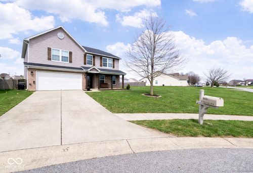1606 Huntzinger Blvd, Pendleton, IN, 46064-8402 | Card Image