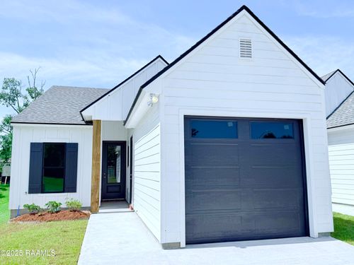 111 Twin Meadow Ln, Lafayette, LA, 70508-8326 | Card Image