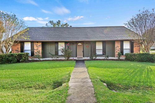 7473 Pennhill Dr, Baton Rouge, LA, 70817-5226 | Card Image