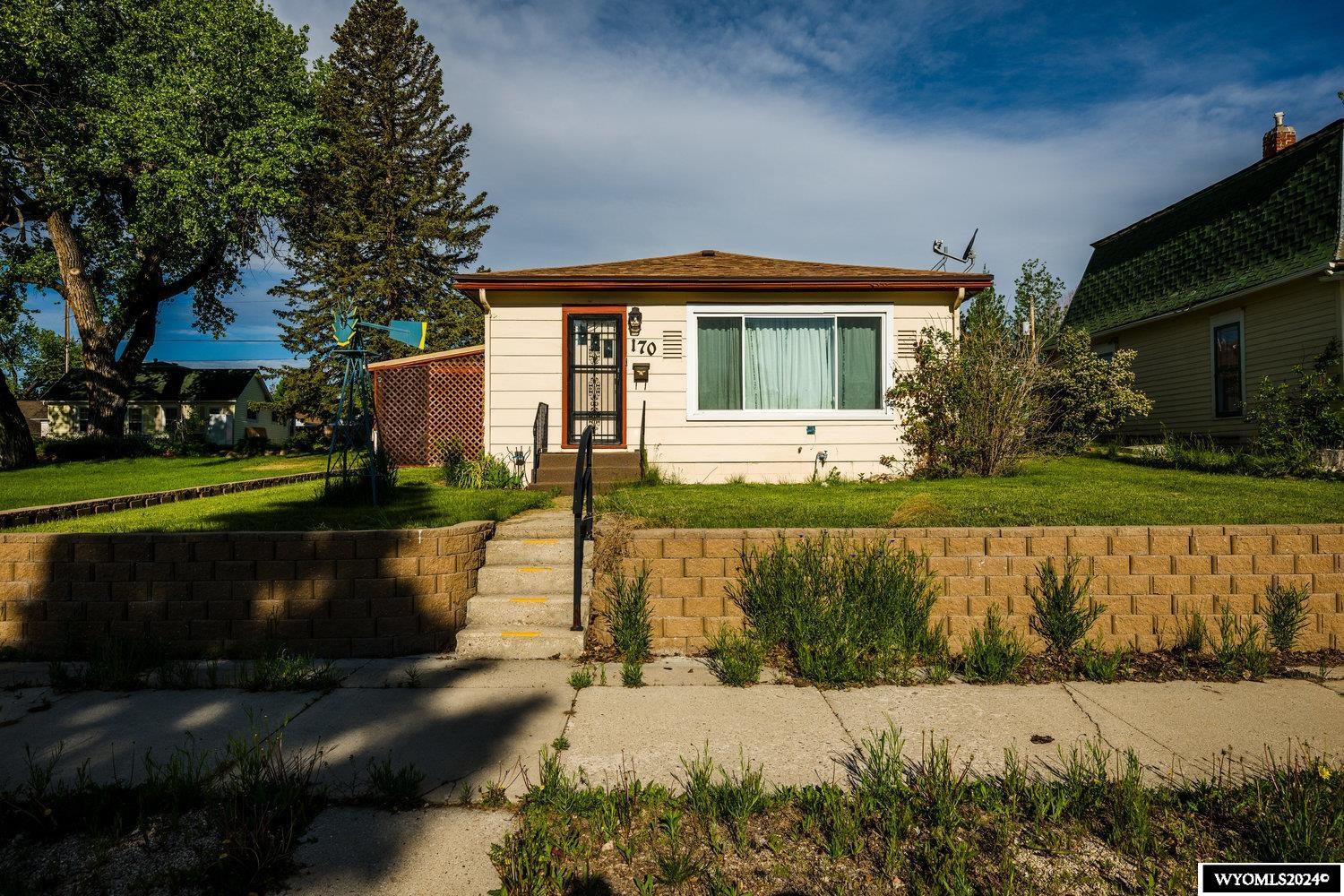 Burritt Ave, Buffalo, WY 82834