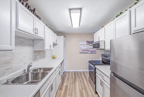 221-132 Demont Ave E, Little Canada, MN, 55117-1552 | Card Image