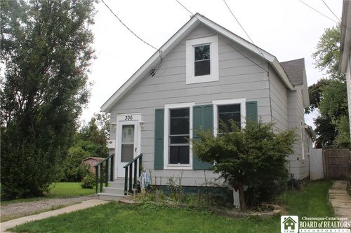 306 Robin St, Dunkirk, NY, 14048-1924 | Card Image