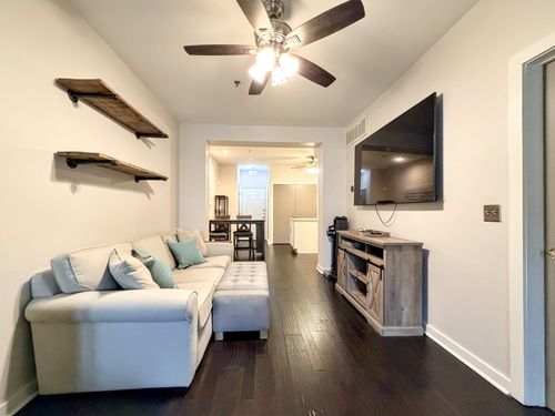125-1803 Broadway, Nashville, TN, 37203-2758 | Card Image