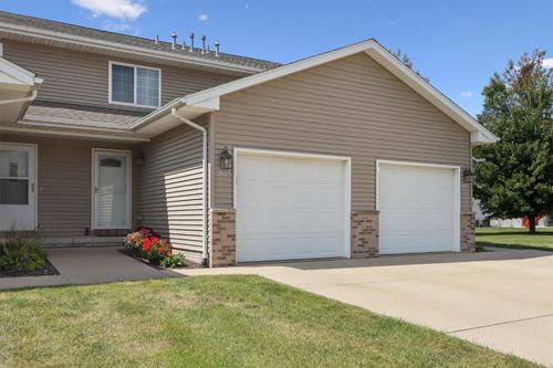 1835 Wrigley St, Ely, IA, 52227-9663 | Card Image