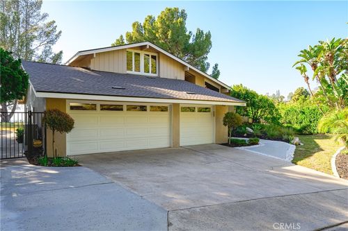 10961 Limetree Dr, Santa Ana, CA, 92705-2453 | Card Image