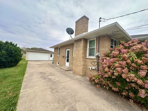 1724 9th St, Peru, IL, 61354-2234 | Card Image