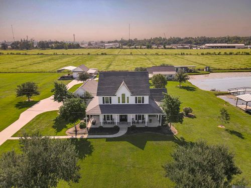 5739 N River Rd, Port Allen, LA, 70767-3845 | Card Image