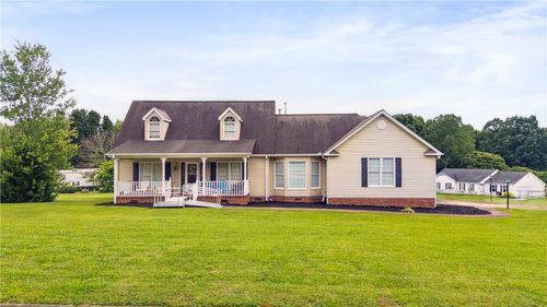11 Midland Ct, Taylors, SC, 29687-6141 | Card Image