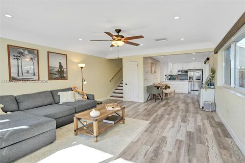 apt-5-4525 Ne 21st Ave, Fort Lauderdale, FL, 33308-4758 | Card Image