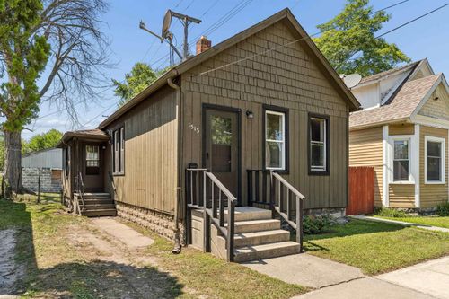 1513 9th St, Port Huron, MI, 48060-5809 | Card Image