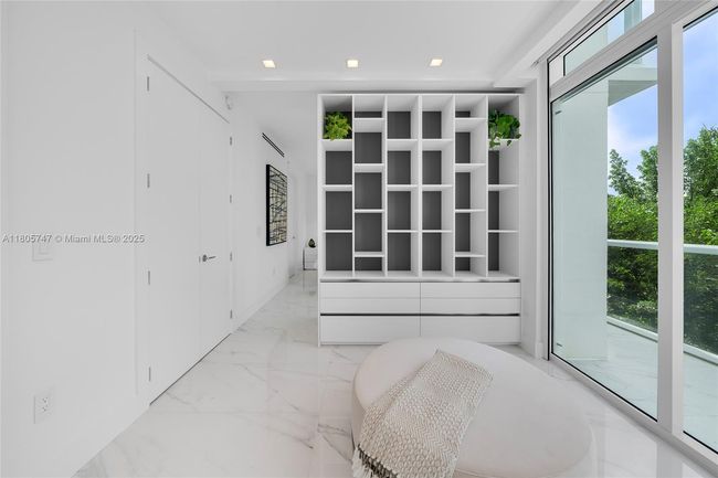UNIT-13 - 100 S Pointe Dr, Condo with 3 bedrooms, 4 bathrooms and null parking in Miami Beach FL | Image 21
