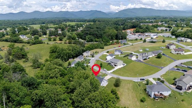 266 Locustdale Loop, House other with 6 bedrooms, 3 bathrooms and null parking in SHENANDOAH VA | Image 66