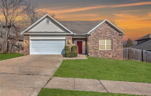 164 S Pinyon Pt, Fayetteville, AR, 72701-7971 | Card Image