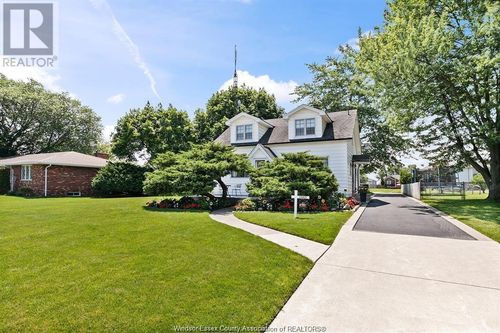 12401 Renaud St, Tecumseh, ON, N8N1P5 | Card Image