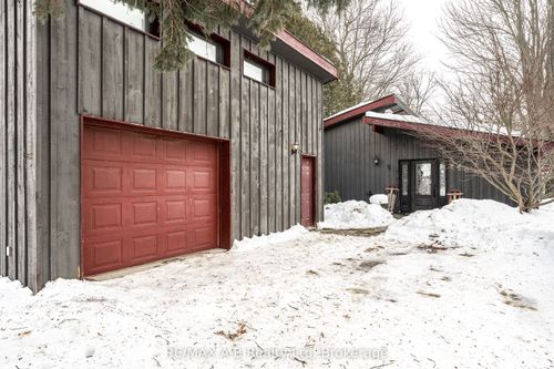 250 Orchard Ave, Lakeside, ON, N0M2G0 | Card Image