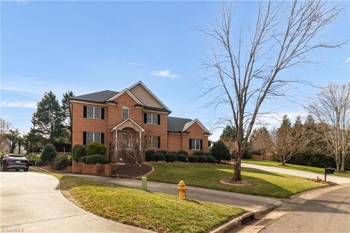 136 Montauk Ct, Clemmons, NC, 27012-8661 | Card Image