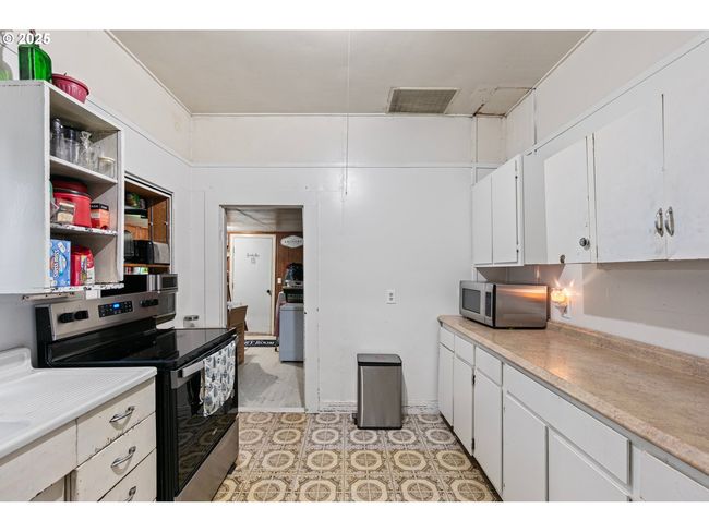 105 N 7 Th St, House other with 2 bedrooms, 1 bathrooms and 1 parking in Creswell OR | Image 7