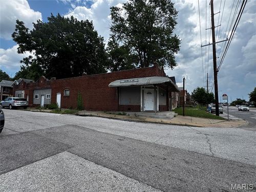 7121 W Florissant Ave, Jennings, MO, 63136-2545 | Card Image