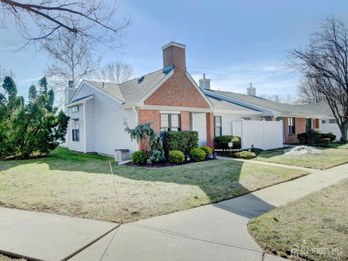 136 Wycoff Way W, East Brunswick, NJ, 08816-5638 | Card Image