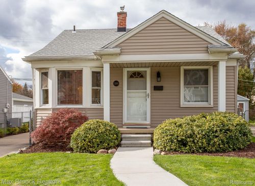 3269 Ellwood Ave, Berkley, MI, 48072-1158 | Card Image