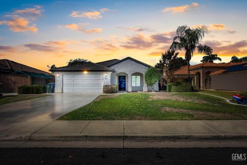 6607 Radio Flyer Dr, Bakersfield, CA, 93312-5947 | Card Image