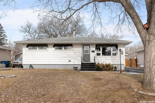 1238 Albert Street, Moose Jaw, SK, S6H2Y4 | Card Image
