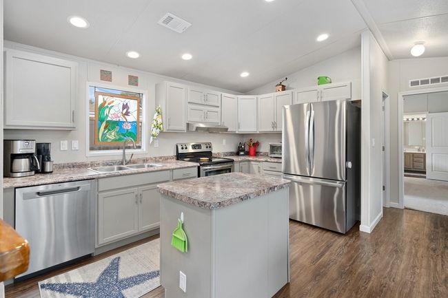 1610 Hardee St, House other with 3 bedrooms, 2 bathrooms and null parking in Rockport TX | Image 13