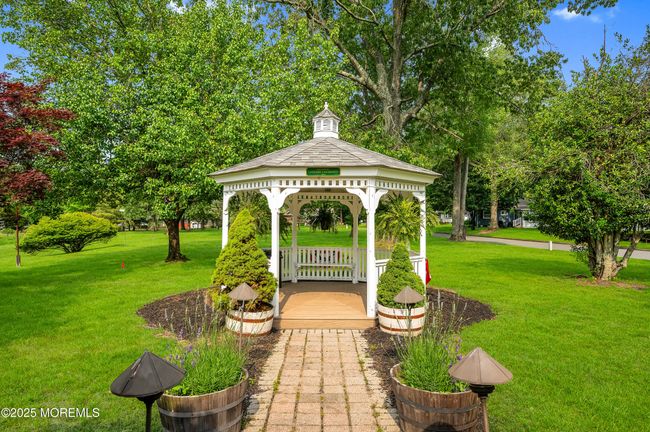B - 5 Oregon Dr, Home with 2 bedrooms, 1 bathrooms and null parking in Whiting NJ | Image 25
