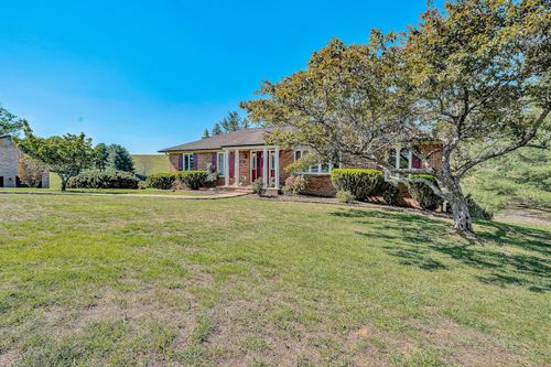 189 Westridge Dr, Daleville, VA, 24083-2930 | Card Image