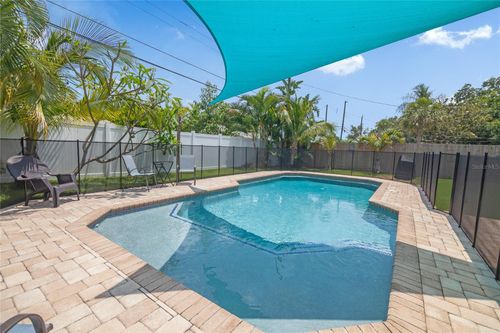 6567 Hillside Ave, Seminole, FL, 33772-6521 | Card Image