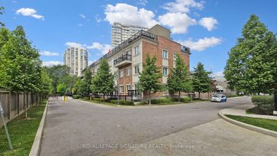 101 - 17 Coneflower Cres, Condo with 2 bedrooms, 1 bathrooms and 1 parking in Toronto ON | Image 1