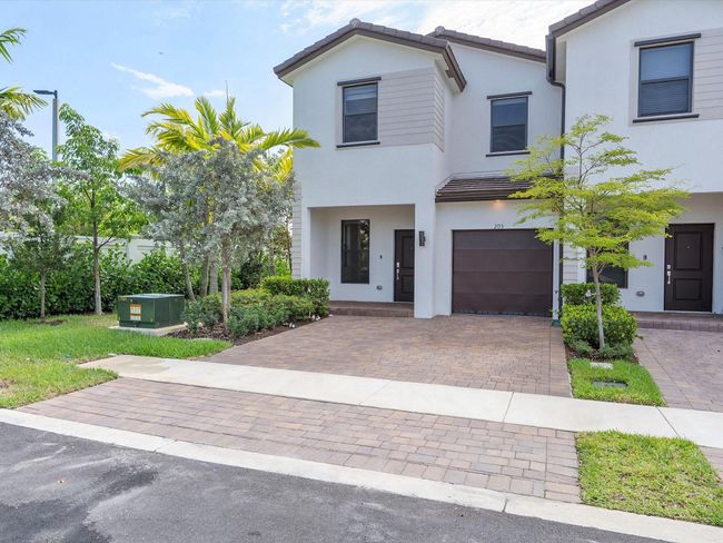 203 Sw 159th Ter, Townhouse with 4 bedrooms, 2 bathrooms and null parking in Pembroke Pines FL | Image 42