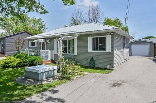 8 Witherspoon Dr, Nanticoke, ON, N0A1L0 | Card Image