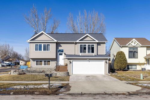 1625 35th Avenue S, Fargo, ND, 58104 | Card Image