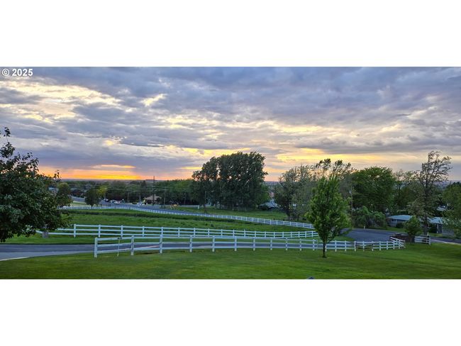 1082 E Highland Ave, House other with 5 bedrooms, 3 bathrooms and 2 parking in Hermiston OR | Image 10