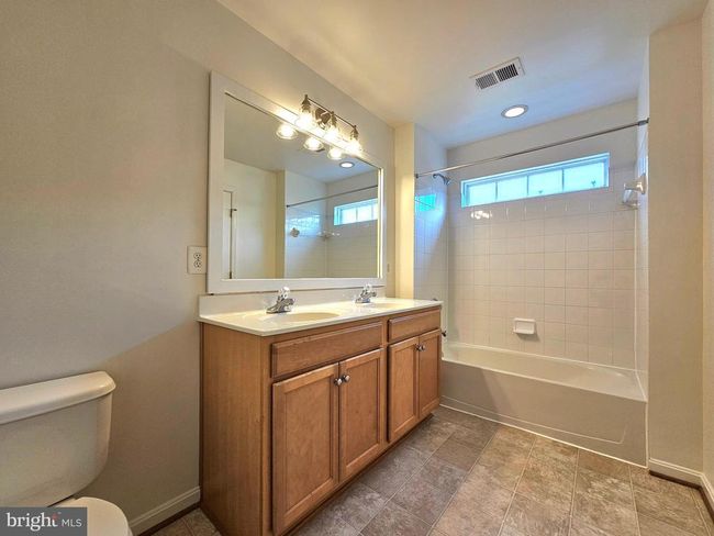 15318 Elizabeth Burbage Loop, Townhouse with 3 bedrooms, 4 bathrooms and null parking in WOODBRIDGE VA | Image 17