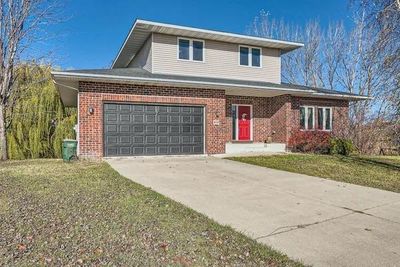 2 Story Home With Private Back Yard | Image 1